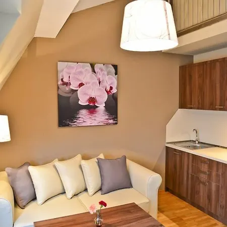 Empress Boutique 3*