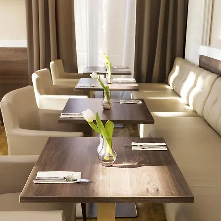 Empress Boutique 3* München