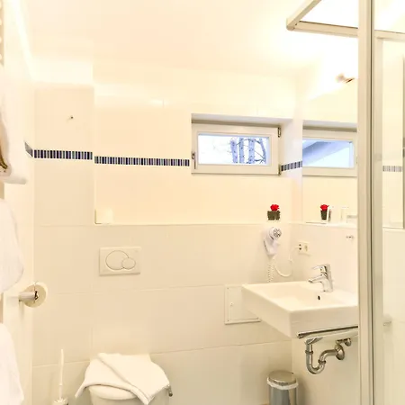 Empress Boutique Hotel 3* Munich