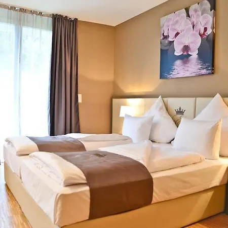 Empress Boutique Hotel 3*