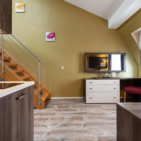 Empress Boutique Hotel Munich