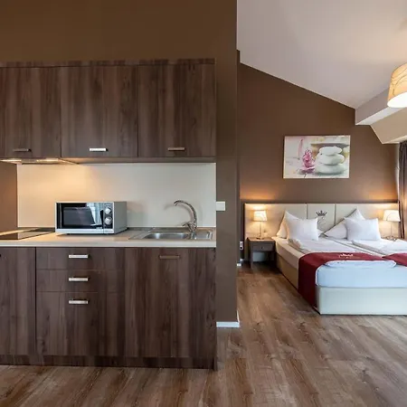 Empress Boutique Hotel 3* Munich
