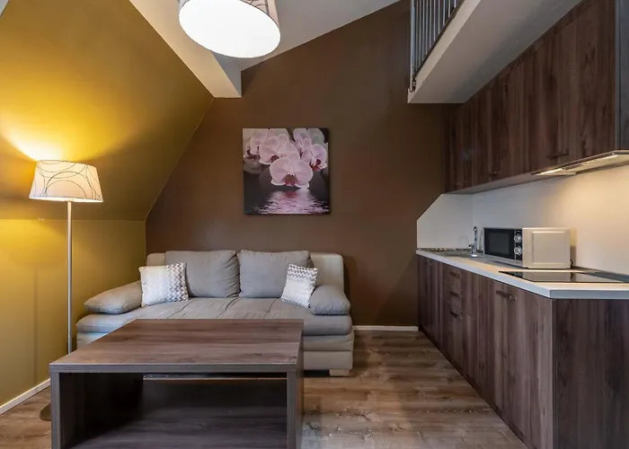 Отель Empress Boutique