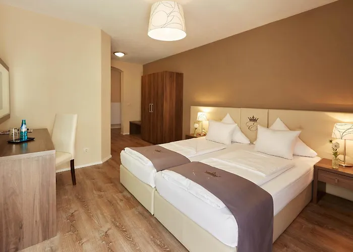 Empress Boutique Отель 3*