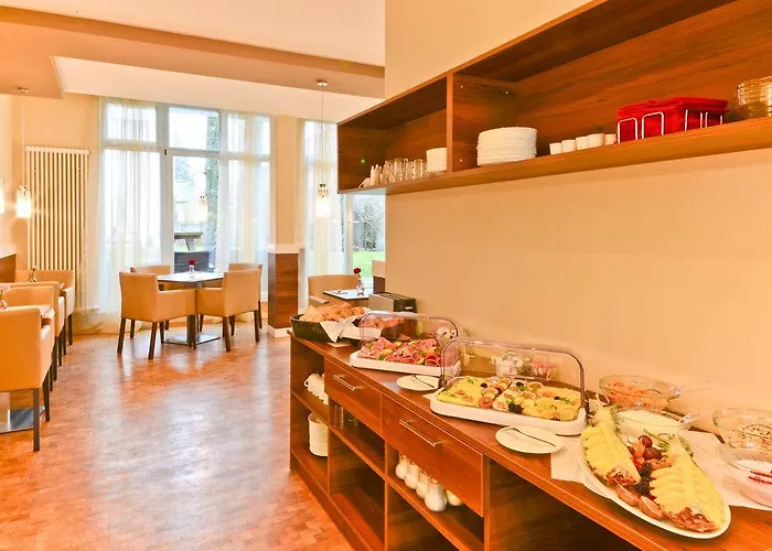 Отель Empress Boutique 3*