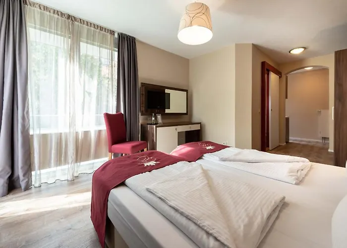 Отель Empress Boutique 3*