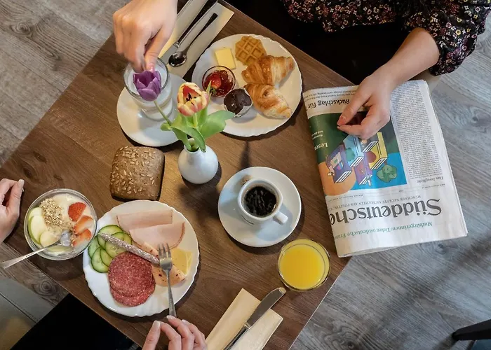 Отель Empress Boutique 3*