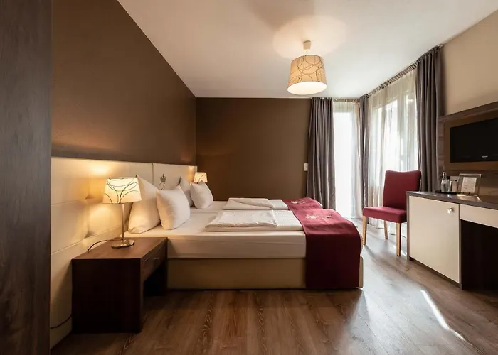 Отель Empress Boutique 3*