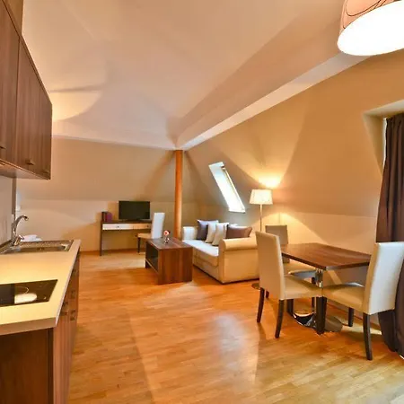 Hotel Empress Boutique