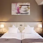 Empress Boutique 3*