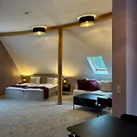 Empress Boutique 3* München