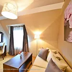 Empress Boutique 3*